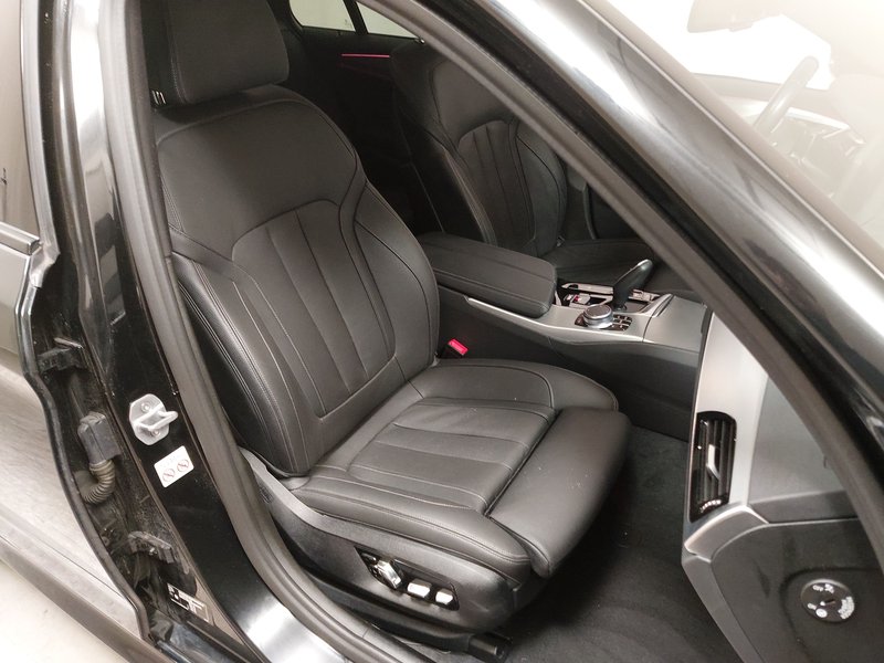 BMW 520d xDrive Touring M Sport automatik • zračni ovjes • digitalni instrumenti — 10