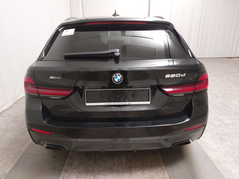 BMW 520d xDrive Touring M Sport automatik • zračni ovjes • digitalni instrumenti — 14