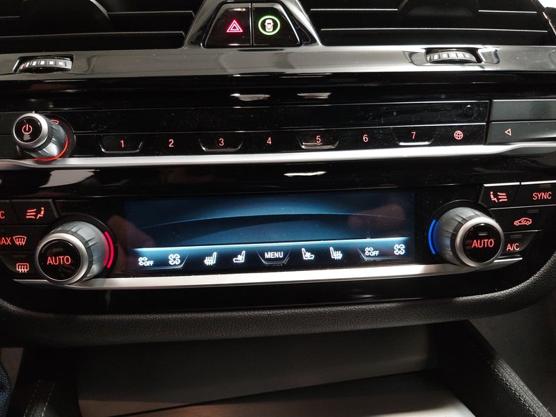 BMW 520d xDrive Touring M Sport automatik • zračni ovjes • digitalni instrumenti — 21