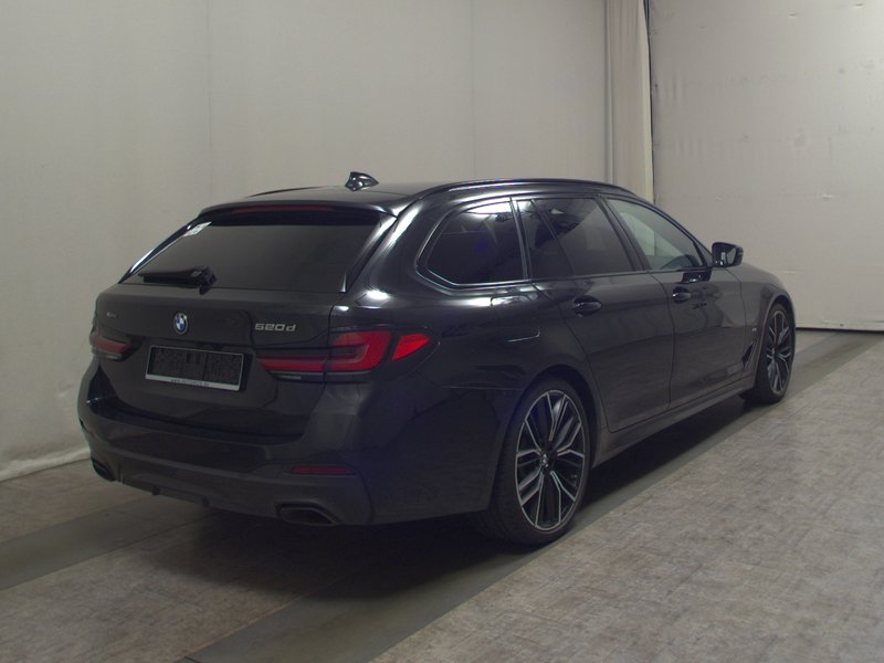 BMW 520d xDrive Touring M Sport automatik • zračni ovjes • digitalni instrumenti — 4