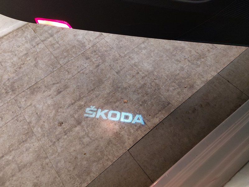Škoda Superb Combi 2.0 TDI automatik SportLine • ACC • AHK — 15