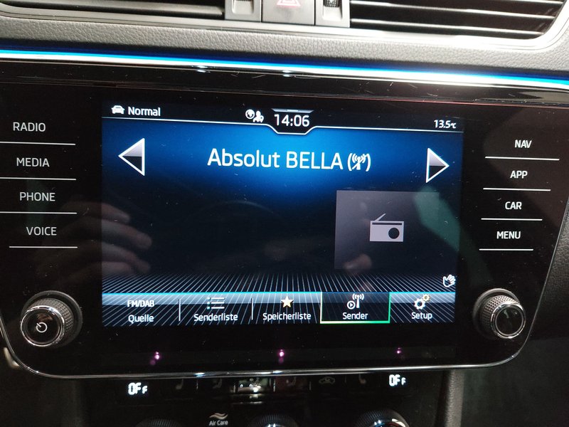 Škoda Superb Combi 2.0 TDI automatik SportLine • ACC • AHK — 19