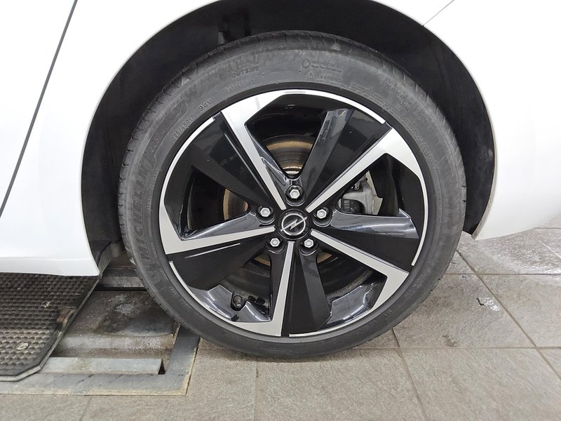 Opel Astra 1.5 D automatik Business Elegance • ACC • Full LED — 11