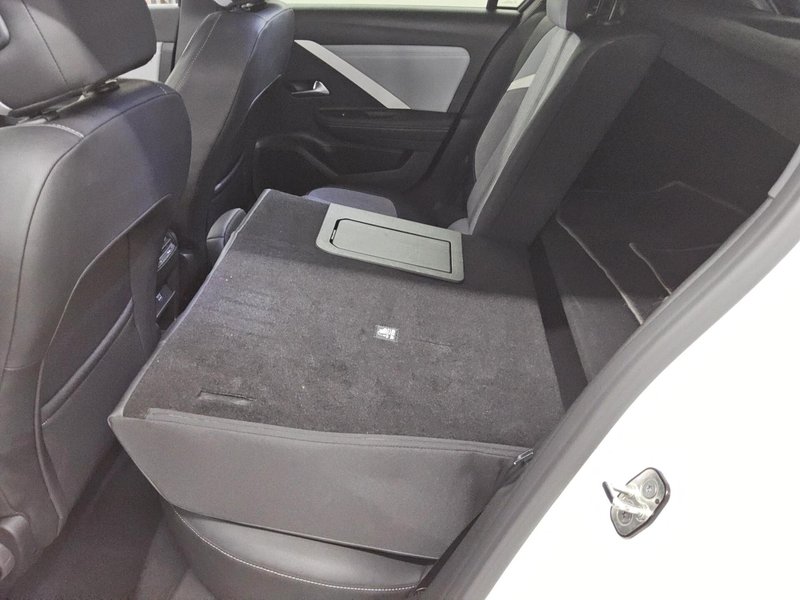 Opel Astra 1.5 D automatik Business Elegance • ACC • Full LED — 13