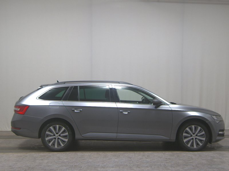 Škoda Superb Kombi 2.0 TDI automatik Ambition • ACC • AHK