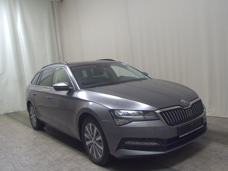 Škoda Superb Kombi 2.0 TDI automatik Ambition • ACC • AHK — 3