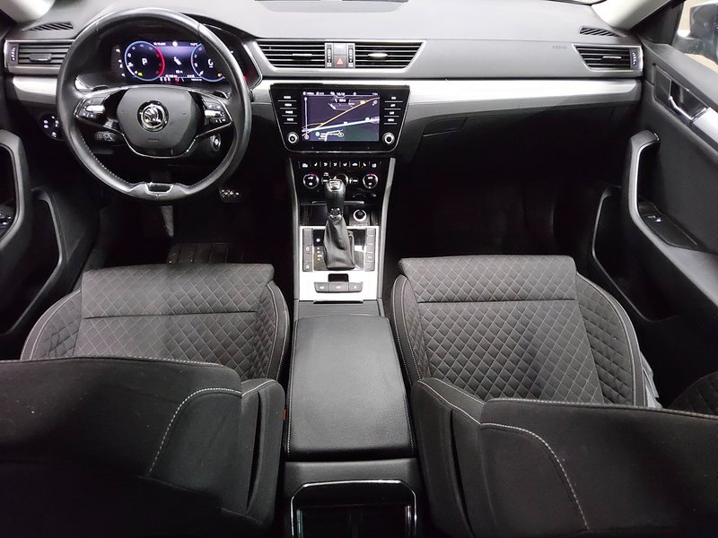 Škoda Superb Kombi 2.0 TDI automatik Ambition • ACC • AHK — 5