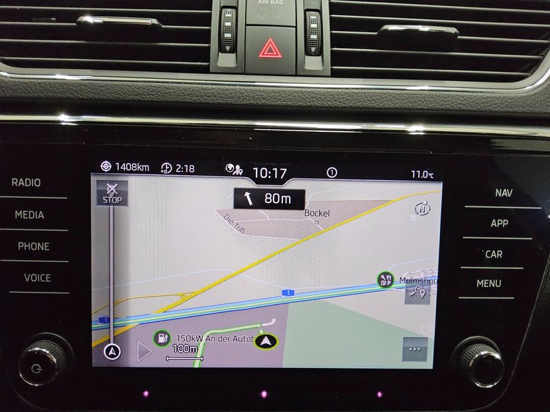 Škoda Superb Kombi 2.0 TDI automatik Ambition • ACC • AHK — 7