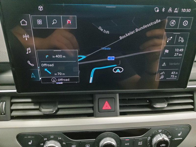 Audi A4 Avant 40 TFSI automatik • HUD • Full LED — 7