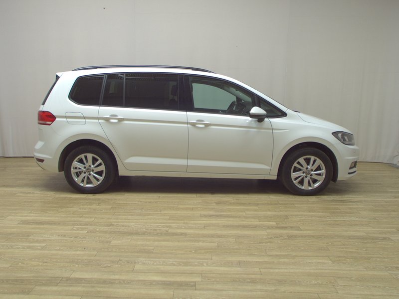 Volkswagen Touran 2.0 TDI • ACC • AHK