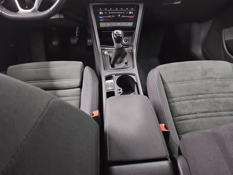 Volkswagen Touran 2.0 TDI • ACC • AHK — 6