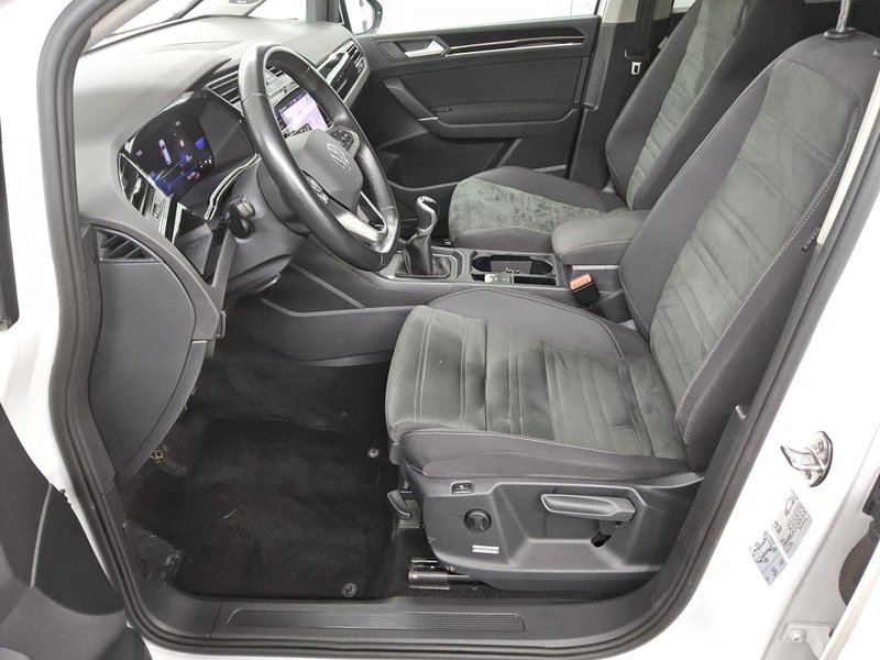 Volkswagen Touran 2.0 TDI • ACC • AHK — 9