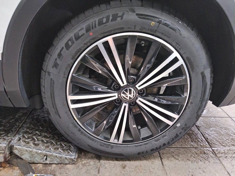 Volkswagen Tiguan 1.5 TSI automatik Move • 360° kamera • ACC — 11