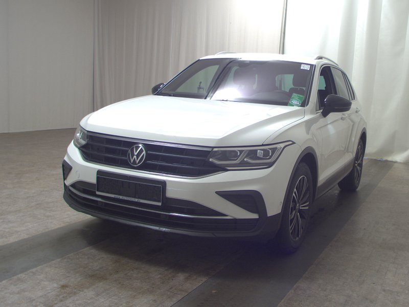 Volkswagen Tiguan 1.5 TSI automatik Move • 360° kamera • ACC — 2
