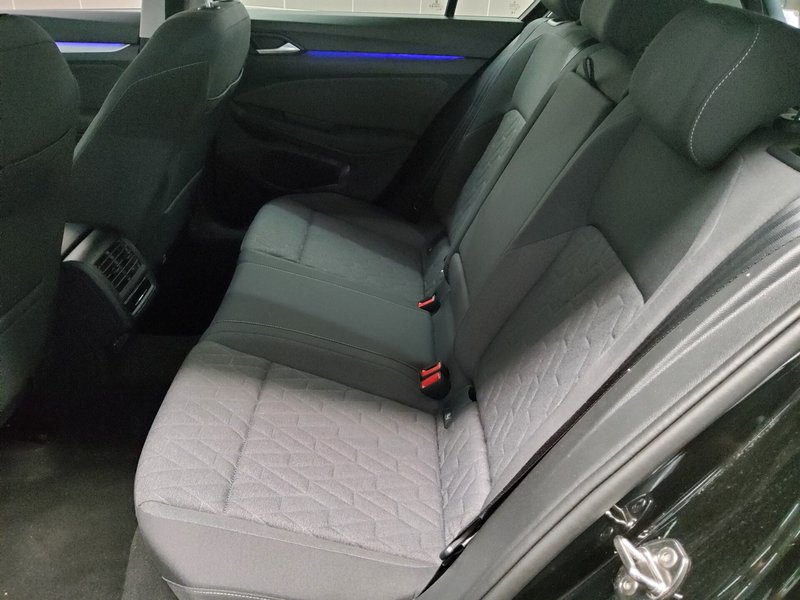 Volkswagen Golf 8 2.0 TDI Life • Full LED • Alcantara — 13