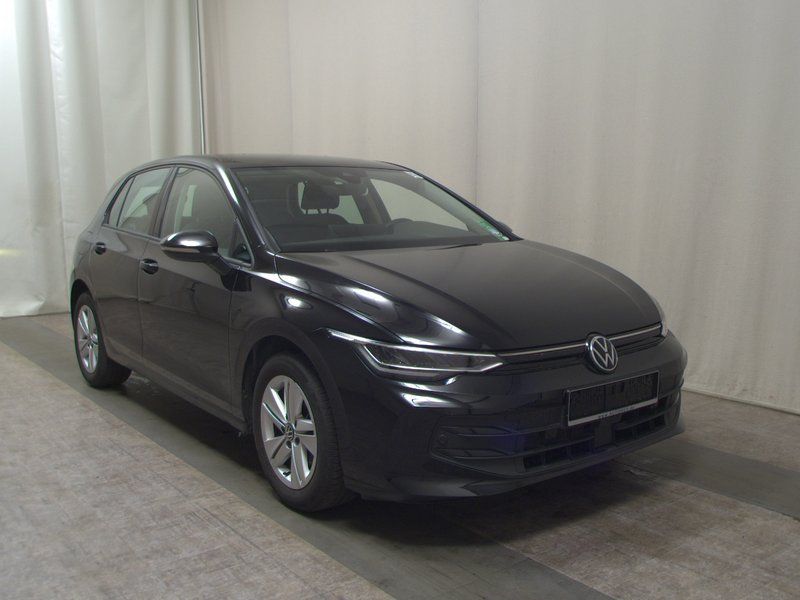 Volkswagen Golf 8 2.0 TDI Life • Full LED • Alcantara — 3