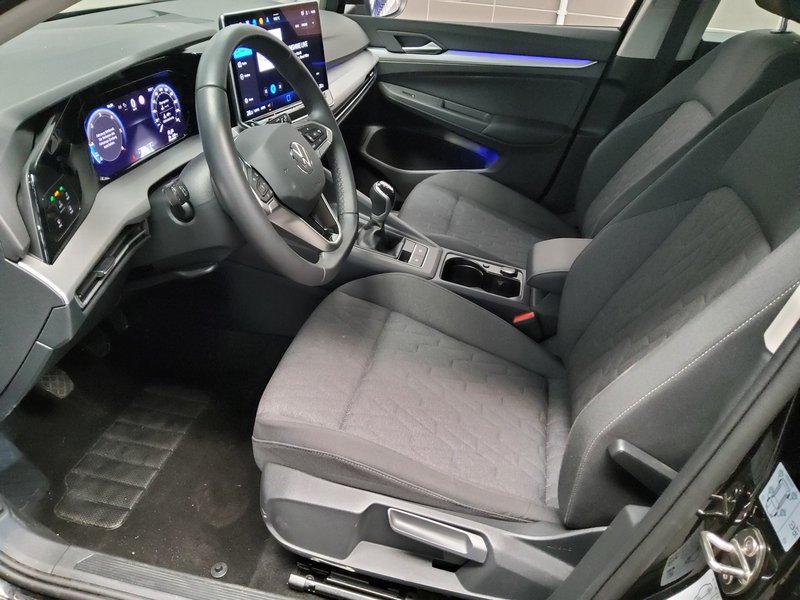 Volkswagen Golf 8 2.0 TDI Life • Full LED • Alcantara — 9