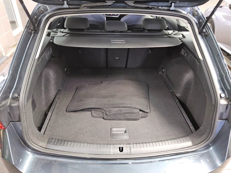 SEAT Leon Sportstourer 2.0 TDI automatik Style • ACC • LED — 12