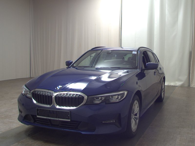 BMW 330i Touring Advantage automatik • ACC • 4x4 — 2