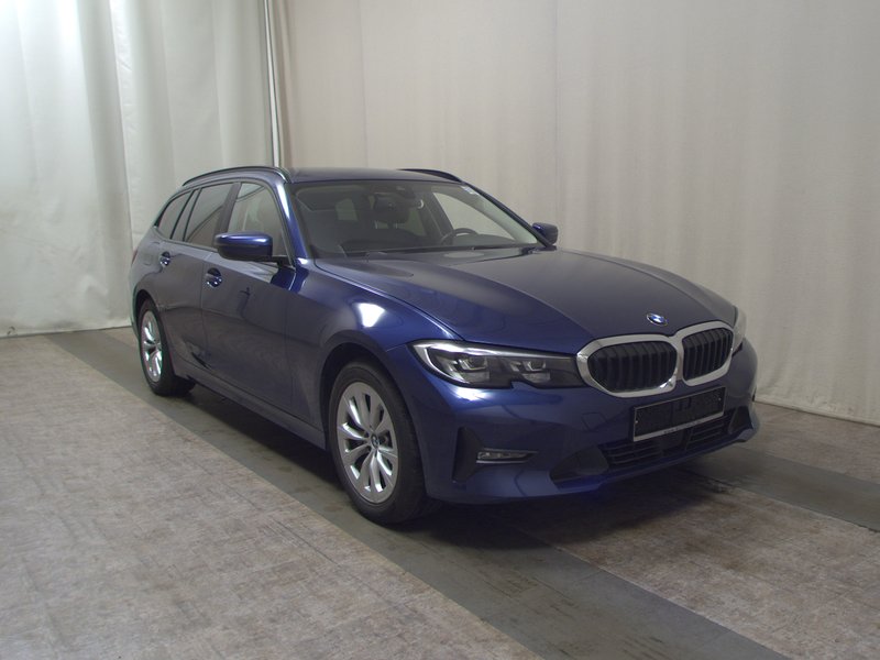 BMW 330i Touring Advantage automatik • ACC • 4x4 — 3