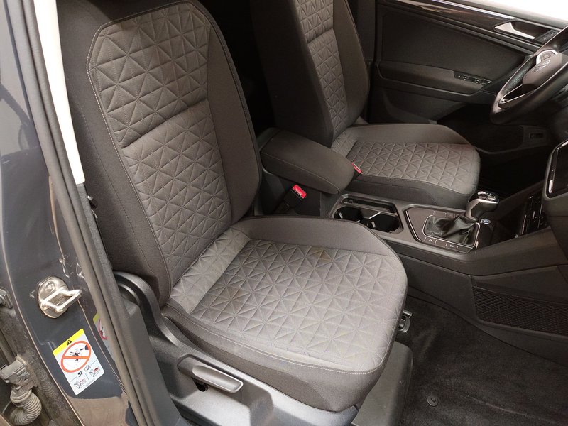 Volkswagen Tiguan 2.0 TDI Life automatik • 360° kamera • ACC — 10