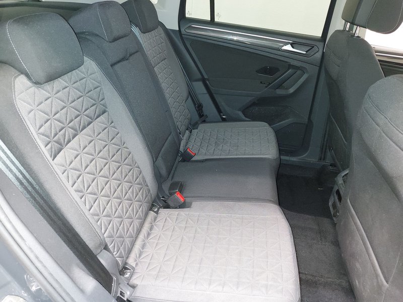 Volkswagen Tiguan 2.0 TDI Life automatik • 360° kamera • ACC — 12