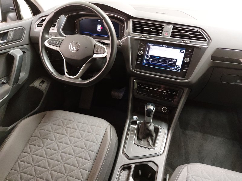 Volkswagen Tiguan 2.0 TDI Life automatik • 360° kamera • ACC — 18