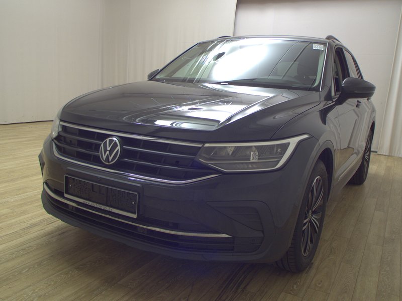 Volkswagen Tiguan 2.0 TDI Life automatik • 360° kamera • ACC — 2