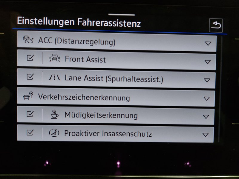 Volkswagen Tiguan 2.0 TDI Life automatik • 360° kamera • ACC — 21
