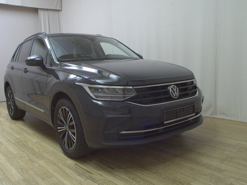 Volkswagen Tiguan 2.0 TDI Life automatik • 360° kamera • ACC — 3