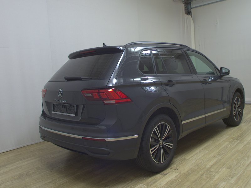 Volkswagen Tiguan 2.0 TDI Life automatik • 360° kamera • ACC — 4