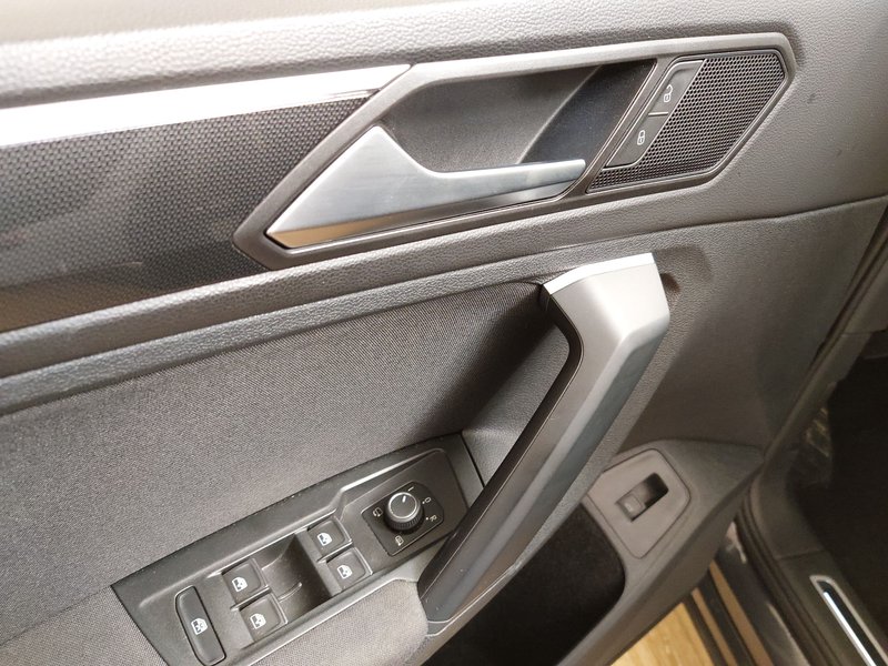 Volkswagen Tiguan 2.0 TDI Life automatik • 360° kamera • ACC — 5