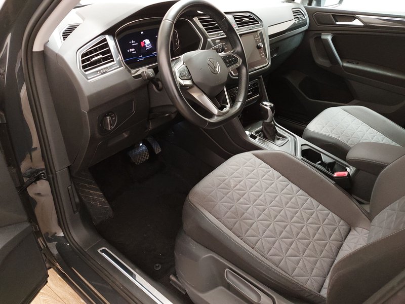 Volkswagen Tiguan 2.0 TDI Life automatik • 360° kamera • ACC — 6