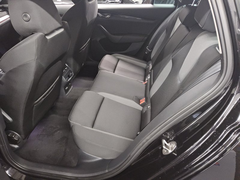 Škoda Octavia Kombi 2.0 TDI Ambition • ACC • AHK — 13