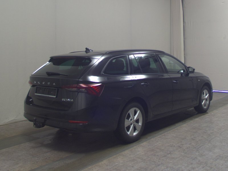 Škoda Octavia Kombi 2.0 TDI Ambition • ACC • AHK — 4