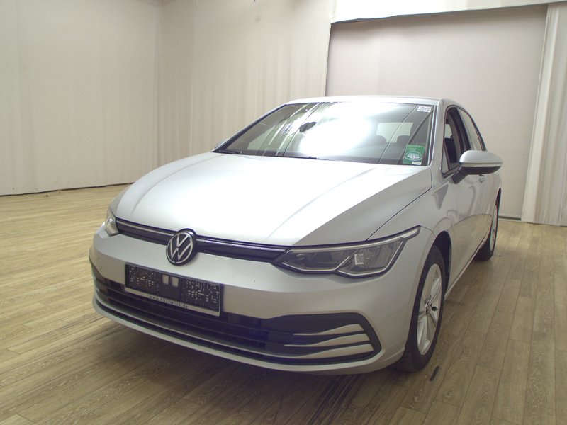 Volkswagen Golf 8 2.0 TDI Life • bežično punjenje • Full LED — 2
