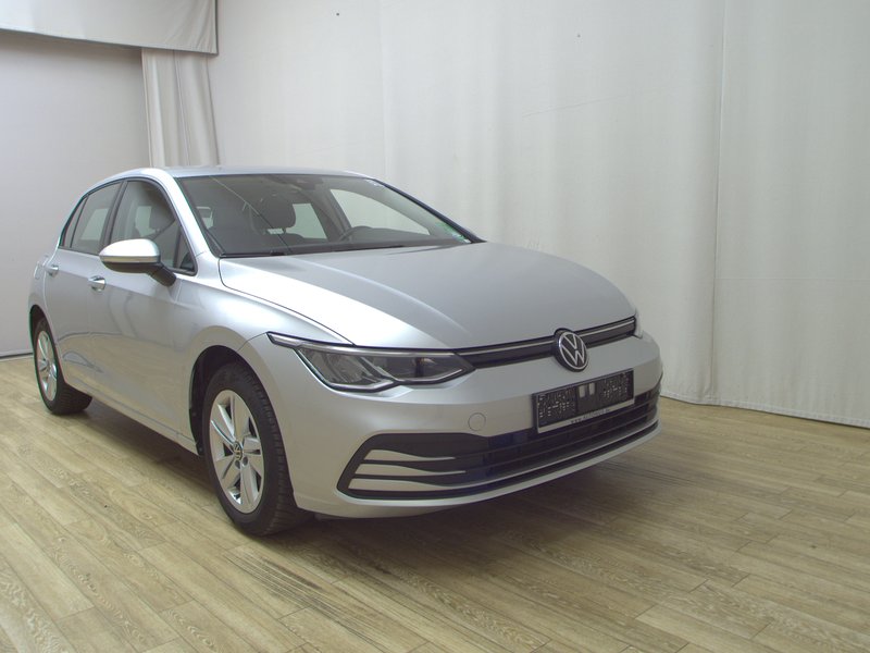 Volkswagen Golf 8 2.0 TDI Life • bežično punjenje • Full LED — 3