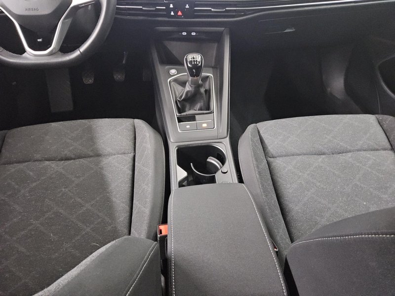 Volkswagen Golf 8 2.0 TDI Life • bežično punjenje • Full LED — 6