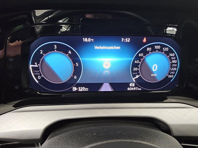 Volkswagen Golf 8 2.0 TDI Life • bežično punjenje • Full LED — 8