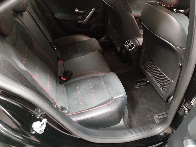Mercedes-Benz A 220 d automatik AMG Line • AHK • Full LED — 12