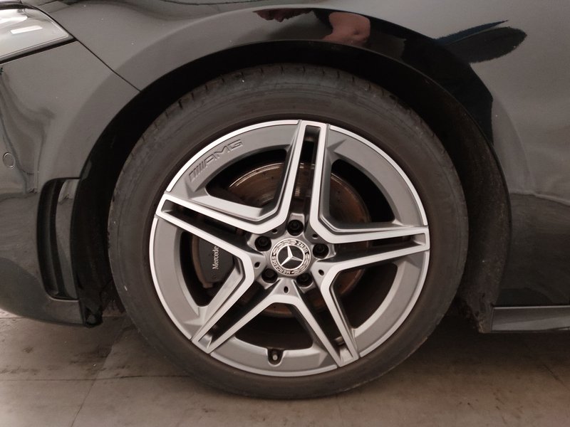 Mercedes-Benz A 220 d automatik AMG Line • AHK • Full LED — 8