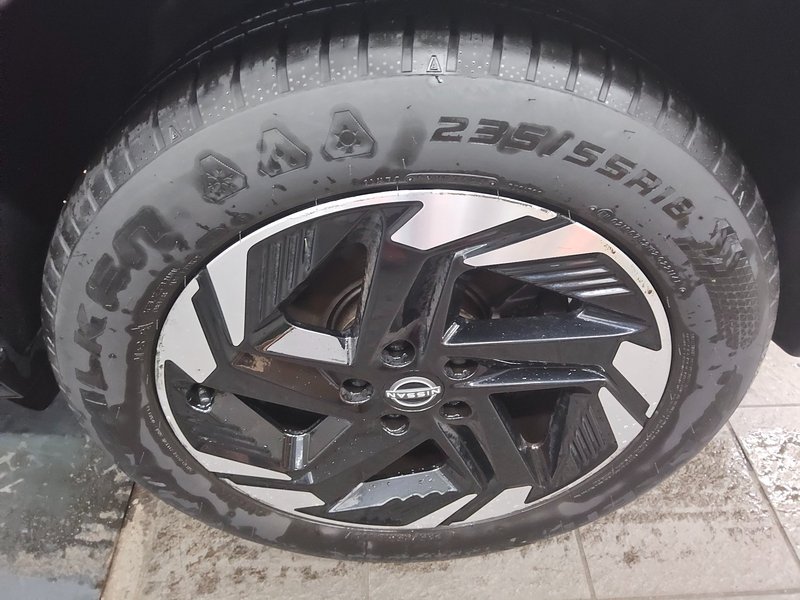 Nissan Qashqai 1.3 DIG-T N-Connecta • ACC • električna vrata — 11