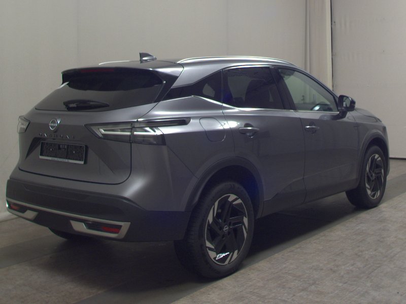 Nissan Qashqai 1.3 DIG-T N-Connecta • ACC • električna vrata — 4