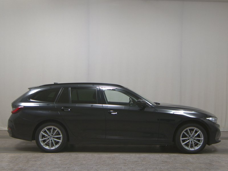 BMW 318i Touring automatik • HUD • Full LED