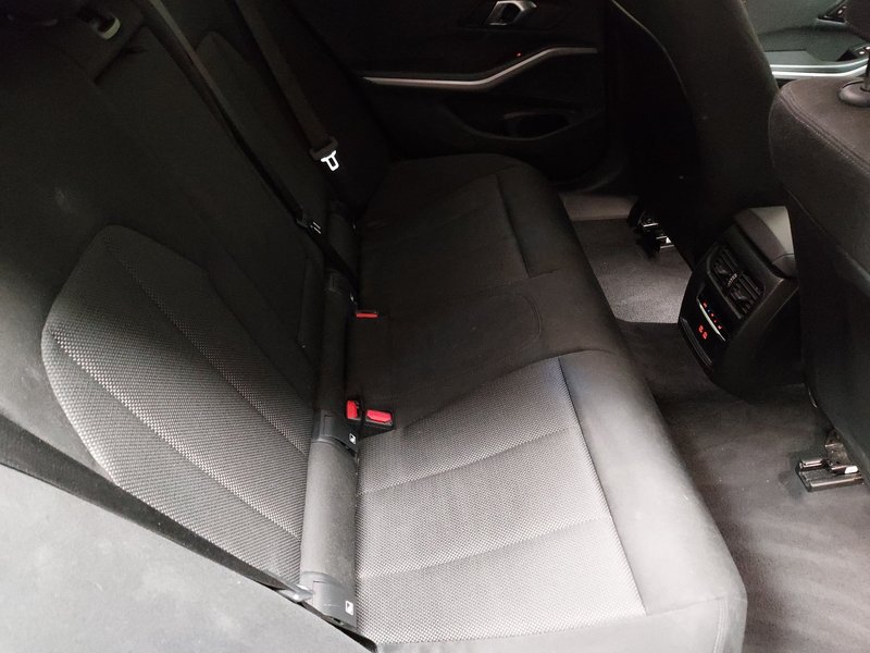 BMW 318i Touring automatik • HUD • Full LED — 12