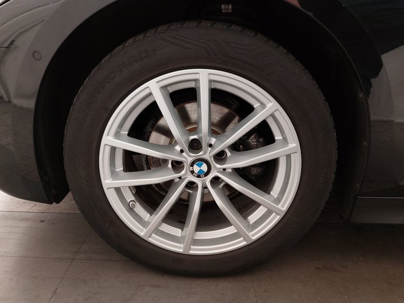 BMW 318i Touring automatik • HUD • Full LED — 8