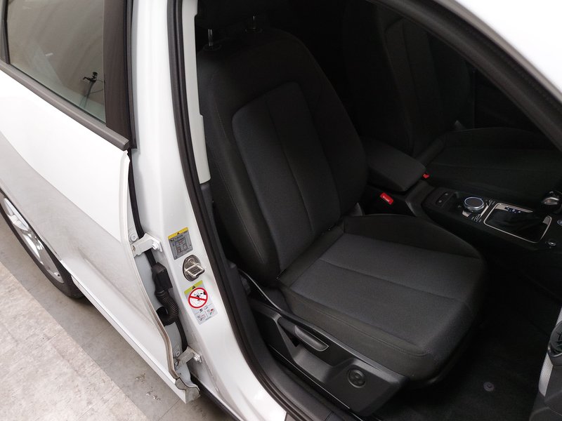 Audi Q2 30 TDI S line automatik • ACC • LED — 10