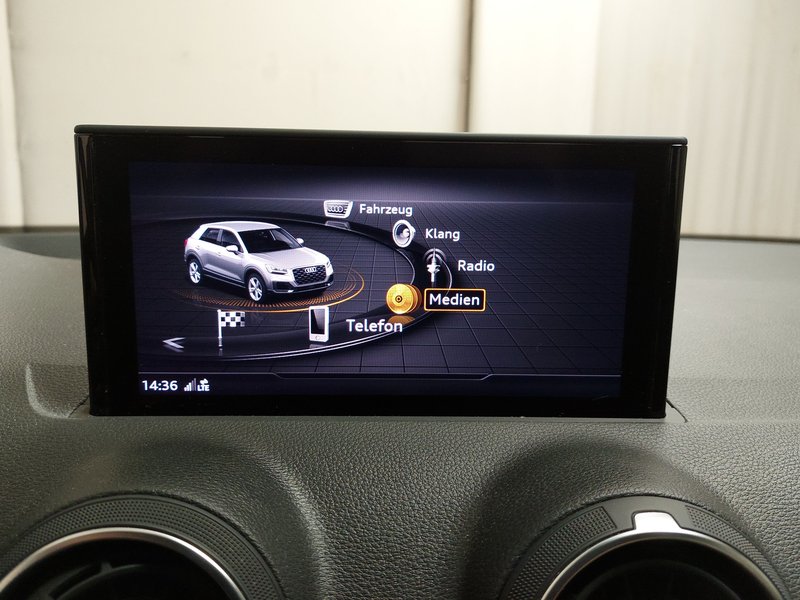 Audi Q2 30 TDI S line automatik • ACC • LED — 19