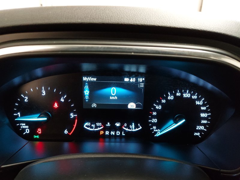 Ford Focus Turnier 1.5 EcoBlue automatik Titanium • bežično punjenje • LED — 21