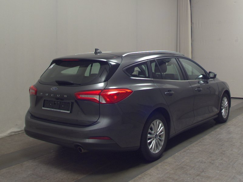 Ford Focus Turnier 1.5 EcoBlue automatik Titanium • bežično punjenje • LED — 4